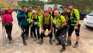 Algunos integrantes del 'Novenogrado', en pleno avituallamiento cercano a Grazalema.