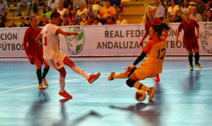 La selección española femenina de fútbol sala mereció mucho más que un empate (2-2) en su partido en San Juan del Puerto ante Portugal. / Foto: @SeFutbolFem.