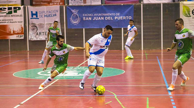 El CD San Juan pudo 'pescar' un punto en su visita al Tres Calles . / Foto: Javi Pérez / @SanJuan_Futsal.