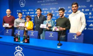 Un momento de la presentación del calendario solidario de la Asociación Onubense de Cáncer de Mama 'Santa Águeda'. / Foto: @recreoficial.