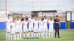 La Palma, tras ganar en La Algaba, espera dar este domingo una alegría a su gente venciendo al Cabecense. / Foto; David Limón.