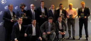 Foto de familia de los galardonados en la octava edición de los premios 'Ramón Cobo'. / Foto: RFEF.