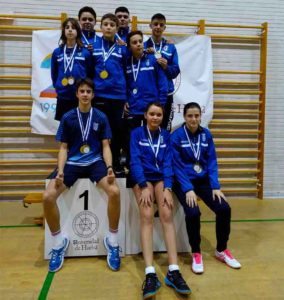 Los medallistas del CD Bádminton Huelva en la tercera jornada del Circuito Provincial.