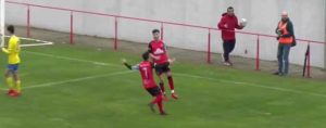 Ceada celebra el primero de sus goles, que en ese momento suponía el 2-1. / Foto: Captura Cartaya TV.