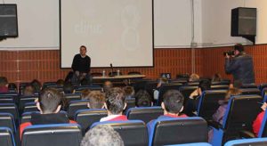 Rafa Sanz, durante su ponencia 'El entrenador imperfecto', en Punta Umbría.