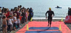 Rubén Gutiérrez llegando a la meta en la prueba celebrada en San Pedro de Alcántara.