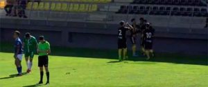 Los jugadores del San Roque celebran el cuarto gol, obra de Robert. / Foto: Captura TV Footers.