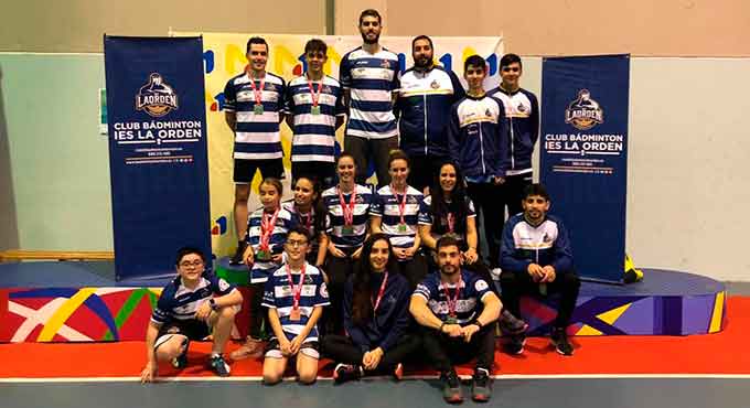 Un botín de 12 medallas logró el IES La Orden en Mazagón.