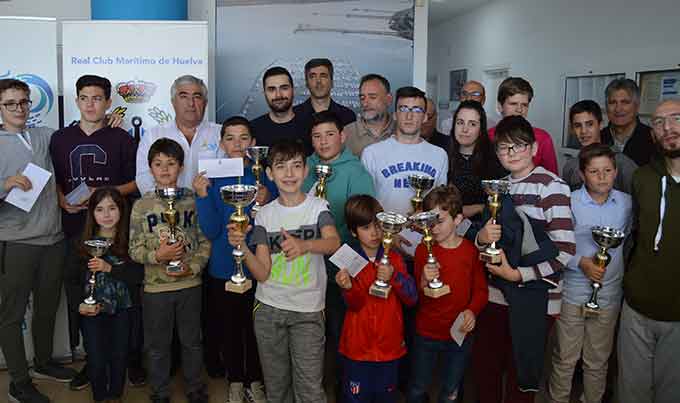 Los premiados en el IV Torneo de Ajedrez 'Real Club Marítimo de Huelva'.