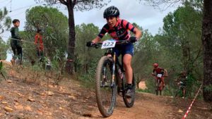 Isabel Borrero, ganadora en la categoría femenina, en pleno esfuerzo.