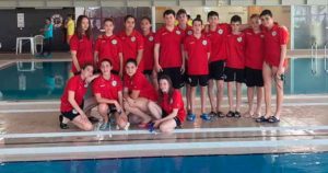 Componentes del CN Huelva en el Campeonato Regional Infantil de Invierno del Algarve de Natación.