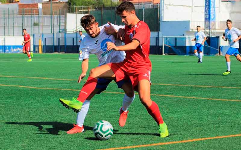 Pablo Valle, lateral izquierdo sevillano que se incorpora al Aroche. / Foto: @arochecf.