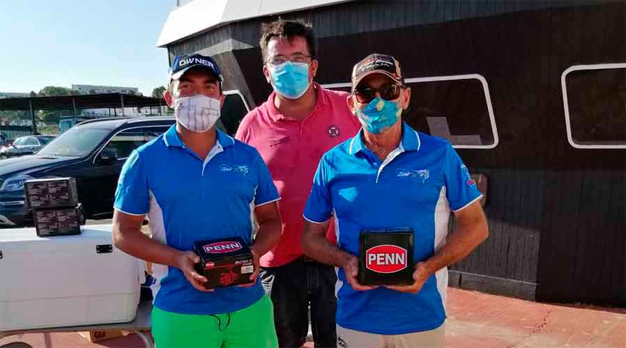 Juan J. Montes y Juan A. Romero fueron los ganadores del XXXV Concurso de Pesca Fondeada 'Virgen del Carmen'.