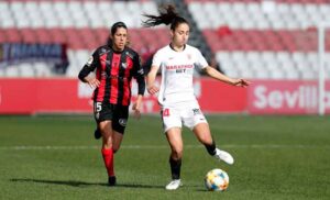 Patri Ojeda, en un lance del partido ante el Sevilla de la pasada temporada. / Foto: www.lfp.es.