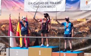 Podio del Gran Premio de Toledo, con Leyre Fernández, a la izquierda, con la medalla de plata. / Foto: @clubasirio.