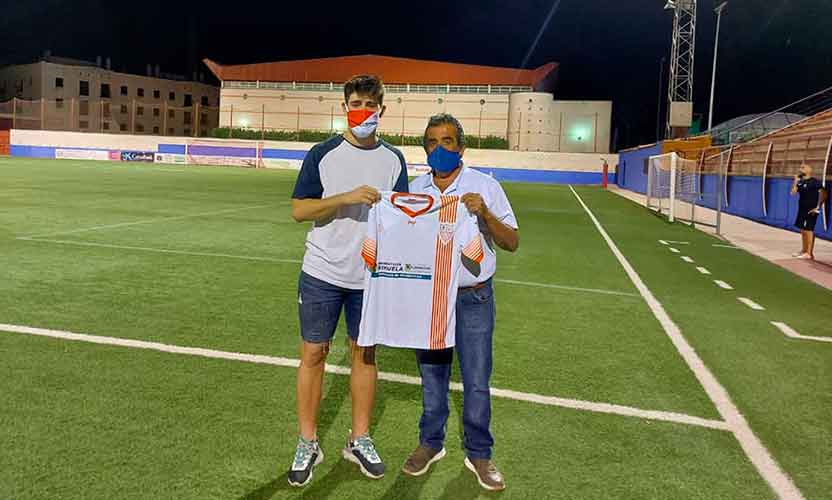 El delantero Arias, nuevo jugador de La Palma para la temporada 2020-21. / Foto: @LaPalmaCF.