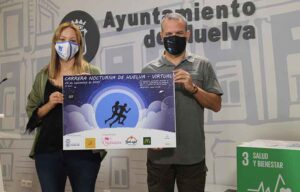 Un momento de la presentación en el Ayuntamiento de la capital de la Carrera Nocturna de Huelva 2020, que se celebrará en formato virtual el próximo 25 de septiembre a partir de las 21:00 horas.