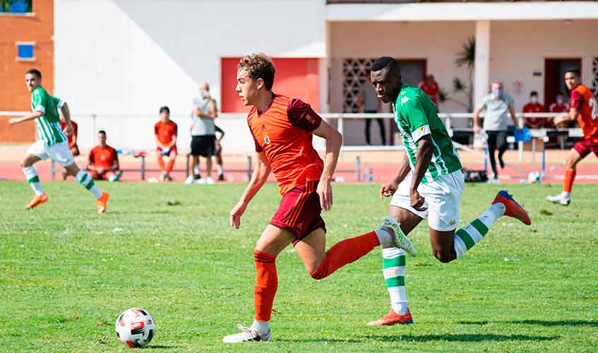 Tras el exitoso partido ante el Betis Deportivo, el segundo choque de pretemporada del Recre será este sábado en Lepe ante el San Roque. / Foto: P. Sayago / @recreoficial.