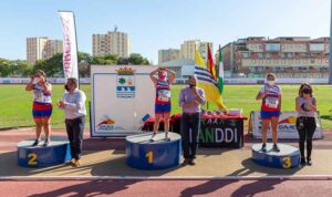 Blanca Betanzos ganó la prueba de los 200 metros lisos, en un podio copado por el CODA Huelva.