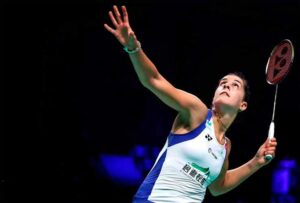 Buena reacción de Carolina Marín para imponerse a Beiwen Zhang en Odense. / Foto: Badminton Photo.