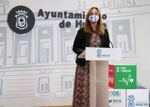 La concejala de Participación Ciudadana y Deportes, María Teresa Flores, fue quien dio a conocer los pormenores de las Escuelas Deportivas Municipales 2020-21.