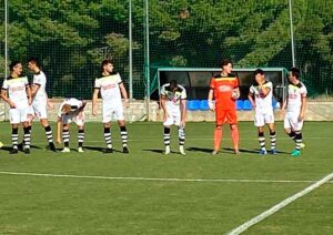 Confiado en sacar algo positivo acude el San Roque a Puente Genil en el arranque en Tercera División. / Foto: @SanRoqueLepe.