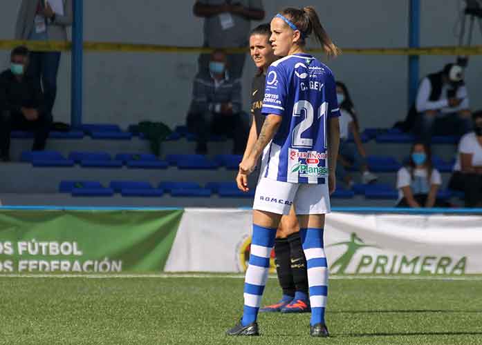 La delantera isleña Cristina Gey, seguirá una temporada más en el Sporting. / Foto: @sportinghuelva.