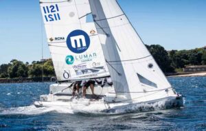 El onubense Ricardo Terrades junto a su equipo navegando en J70 para preparar la fase final de la Liga Europea de Vela en Porto Cervo. / Foto: María Muiña.