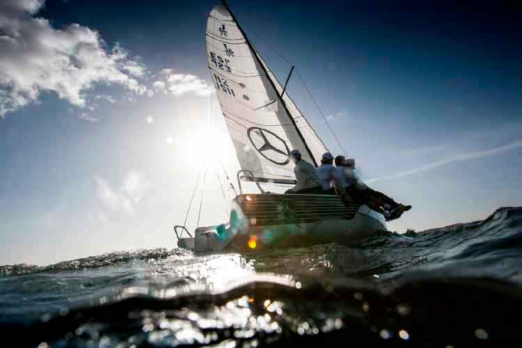 El 'Mercedes-Benz Sailing Team', regateando el pasado fin de semana en aguas viguesas. / Foto: María Muiña.