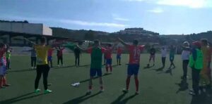 Los jugadores de Aroche celebran el triunfo logrado ante el Viso. / Foto: @arochecf.