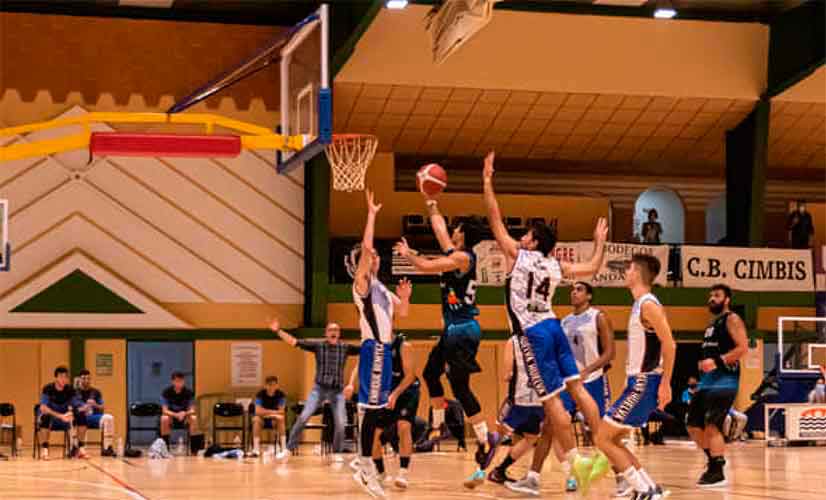 Seguir invicto, el reto del CDB Enrique Benítez en su partido ante el Ciudad de Huelva. / Foto: Chema Hitas.