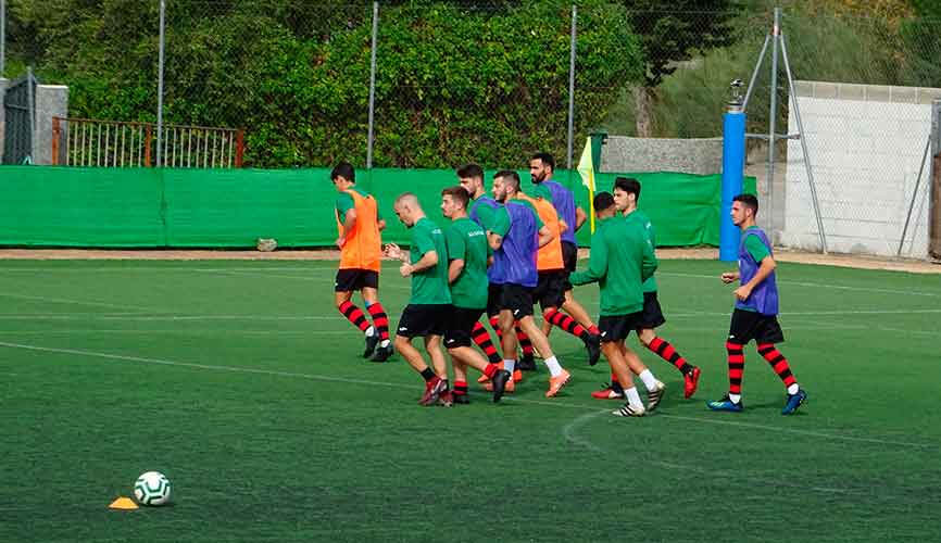 El Cartaya tiene un difícil partido este domingo ya que recibe al Écija Balompié. / Foto: Sergio Lobo.