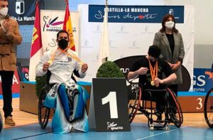 Francisco Motero, con las dos medallas que tan brillantemente consiguió en Toledo.