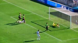 Momento del primer gol del Recre, obra de Seth Vega. / Foto: Captura Footers.