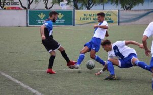 El Atlético Onubense recibe este domingo al Atlético Espeleño, un rival directo en la pelea por el ascenso. / Foto: G. N.