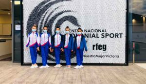 Componentes del Rítmico Colombino en el Nacional Base celebrado en Valencia.