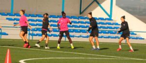 El sábado la entrenadora del Sporting, Jenny Benítez, dará a conocer las convocadas para el partido ante el Éibar. / Foto: @sportinghuelva.