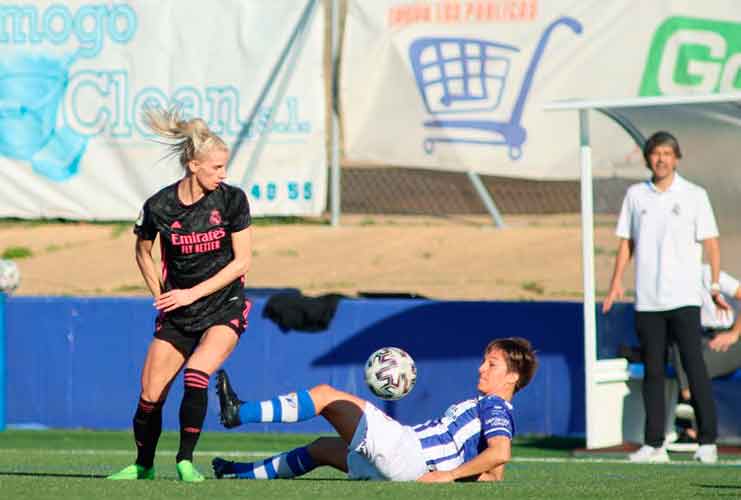 Jakobsson marcó el afortunado gol que dio la victoria al Real Madrid ante un Sporting que no mereció perder. / Foto: www.lfp.es.