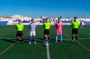 El Bollullos quiere hacer bueno ante el Torreblanca su triunfo en la pasada jornada frente al At. Algabeño. / Foto: @bollulloscf1933.