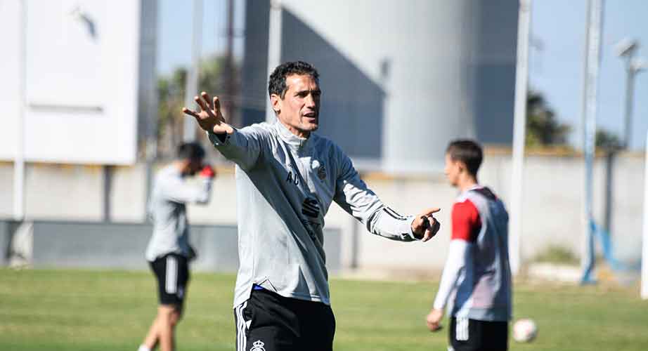 Antonio Calle es consciente de la importancia del partido del domingo y sólo piensa en ganar. / Foto: @recreoficial.