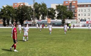 El Cartaya cayó derrotado en su visita al Chiclana. / Foto: @Chiclana_CF. 