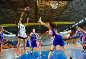 Con la clasificación para la primera eliminatoria de ascenso en la mano, el Ciudad de Huelva aún puede ser campeón de grupo. / Foto: CB Huelva La Luz.