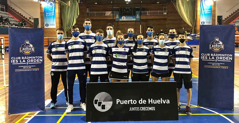 Componentes del IES La Orden, a un paso de la final de la Segunda Nacional de bádminton.