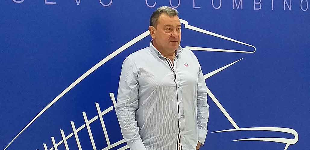 Carlos Pouso fue presentado este jueves como nuevo entrenador del Recreativo. / Foto: G. N.