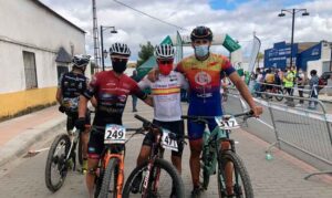 Podio netamente sevillano en la prueba masculina del XIV BTT Villablanca. / Foto: Huelva Series XCM 2021.