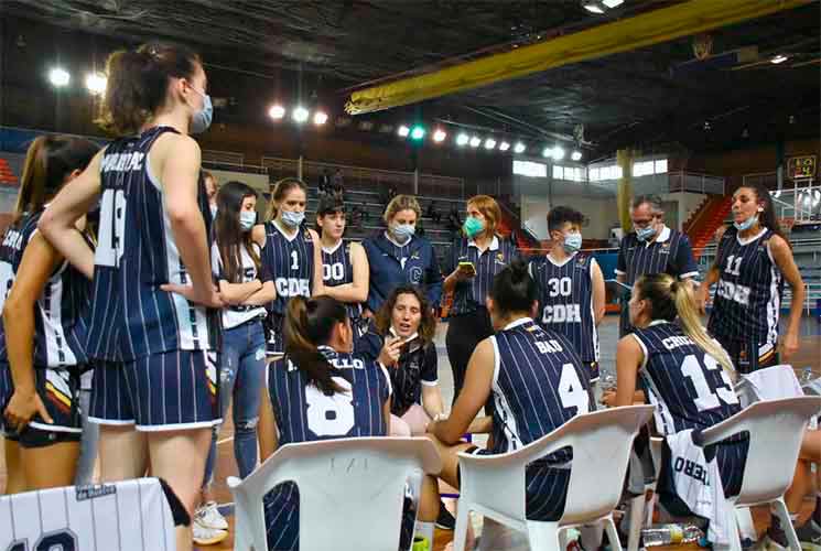 Para Celes Vizcaíno la temporada 2021-22 será la segunda consecutiva al frente del cuadro de la LNF1. / Foto: CD Baloncesto Huelva La Luz.