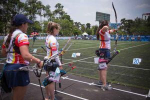 La selección española femenina estuvo compuesta por Leyre Fernández, Inés de Velasco y Elia Canales. / Foto: World Archery.