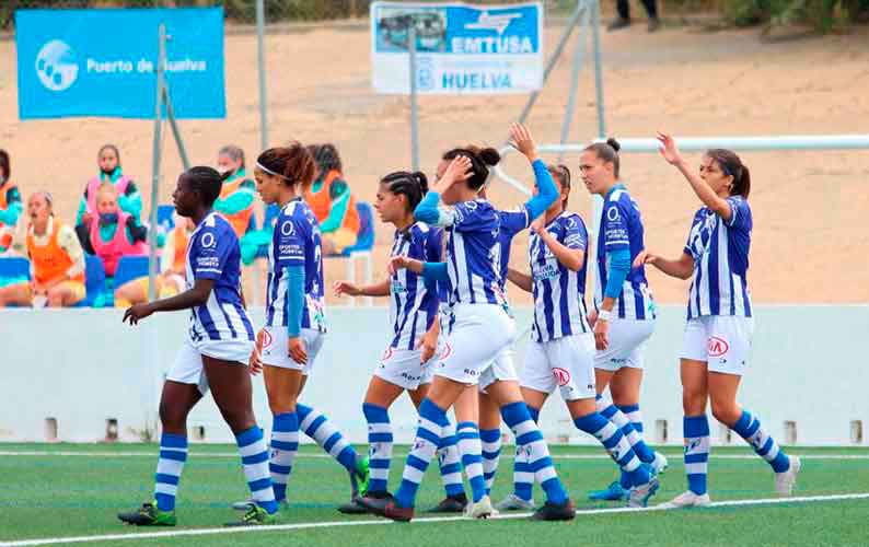 Las jugadoras del Sporting celebran el primer gol, anotado por Dany Helena. / Foto: www.lfp.es.