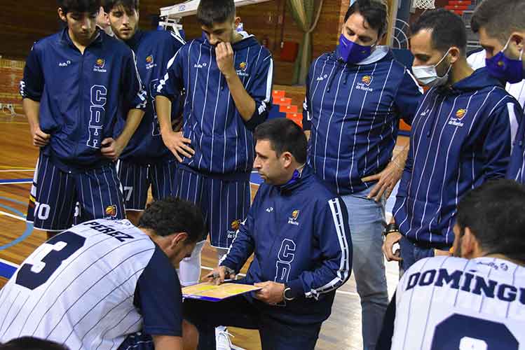 El equipo de Pedro Vadillo echa a andar en la pretemporada este martes. / Foto: CB Huelva La Luz.