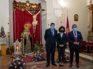 Tradicional ofrenda floral a la Hermandad de Los Judíos